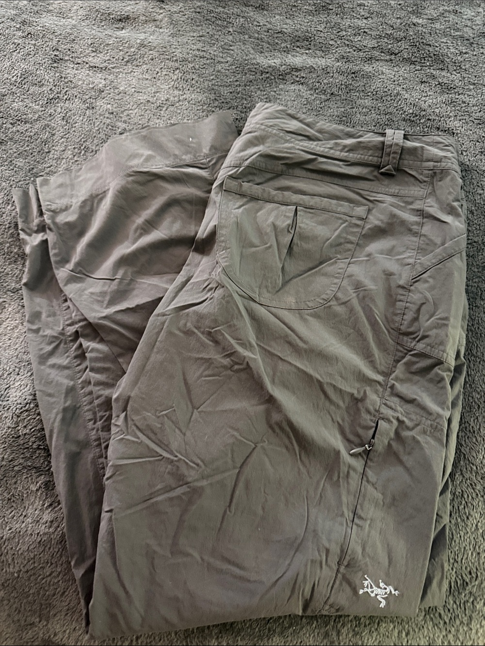 Arc'teryx Women's Cargo Pants in Gray